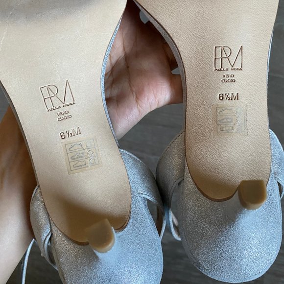 NWB Pelle Moda Silver Metallic Suede Rhinestone Kitten Heel Sandal Shoes - Picture 5 of 7